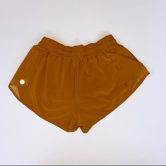 💛 Lululemon Hotty Hot Shorts💛 - Picture 7 of 10